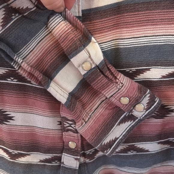 EUC Ariat Button Up - Picture 4 of 5